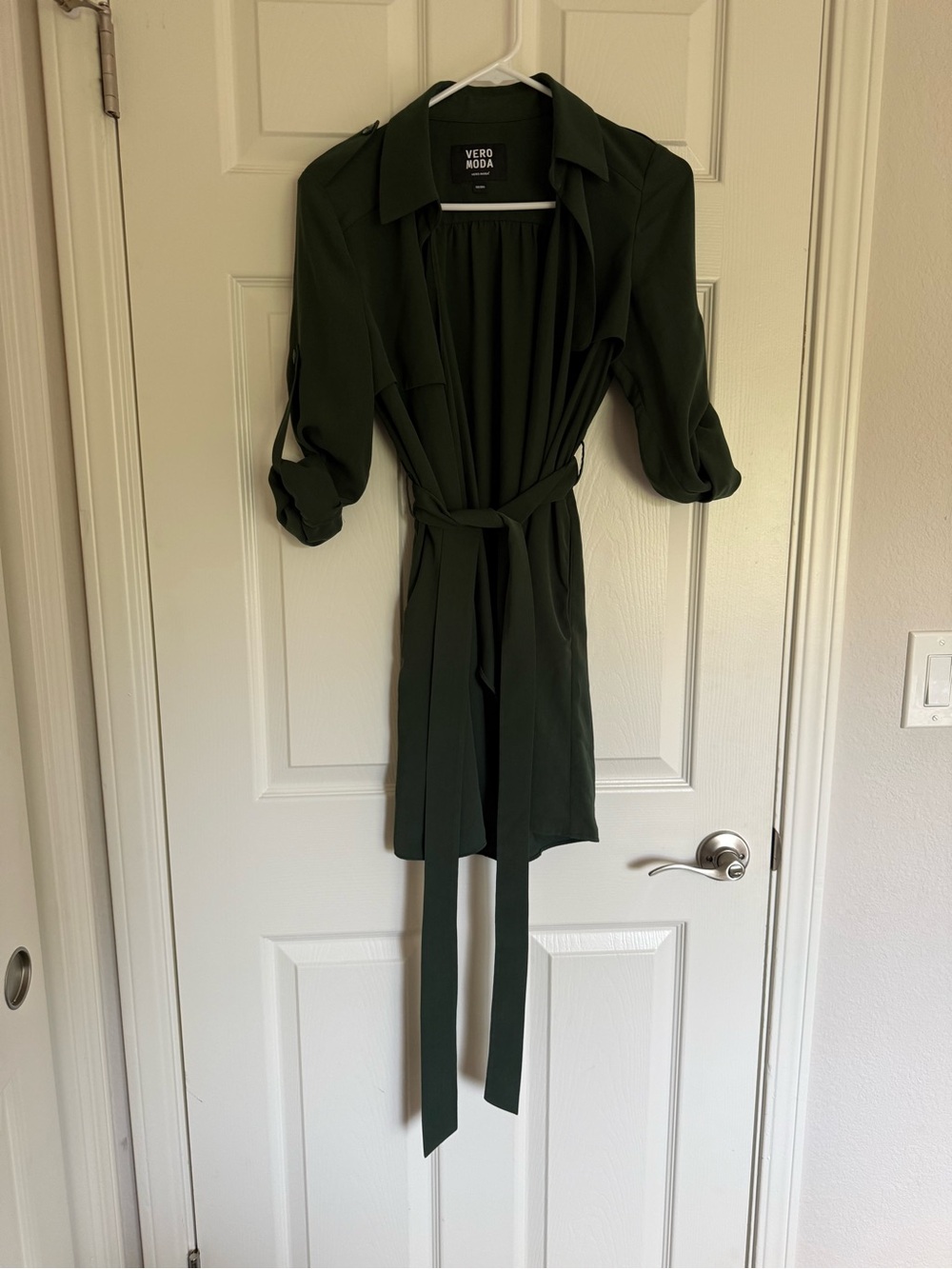 Vero Moda women’s olive green open front adjustable sleeves jacket with belt